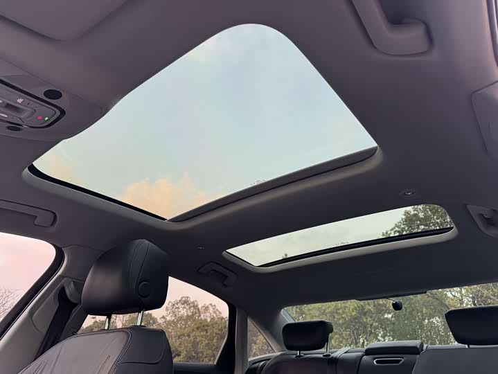 Фото 7 - Audi A6L