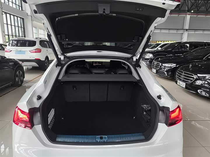 Фото 9 - Audi A5