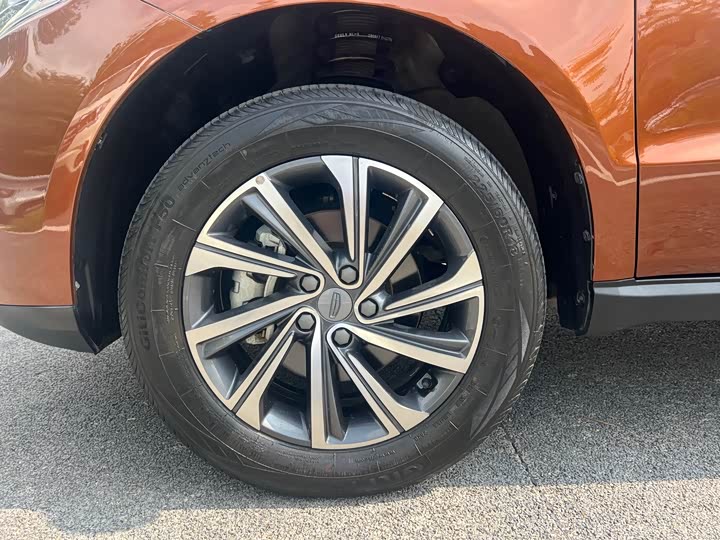 Фото 11 - Geely Vision X6