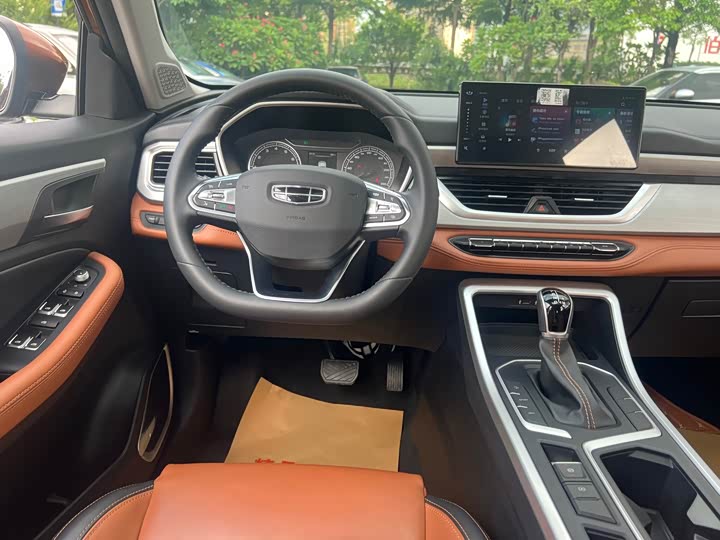 Фото 18 - Geely Vision X6