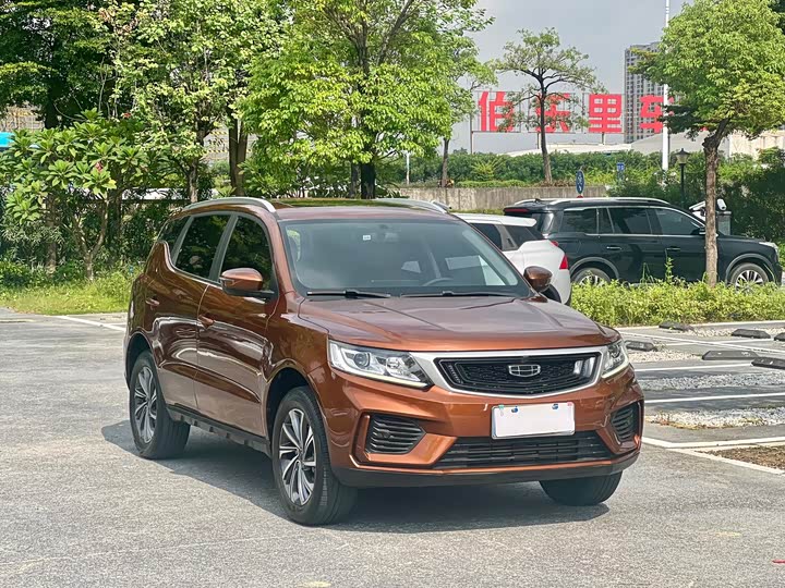 Фото 3 - Geely Vision X6