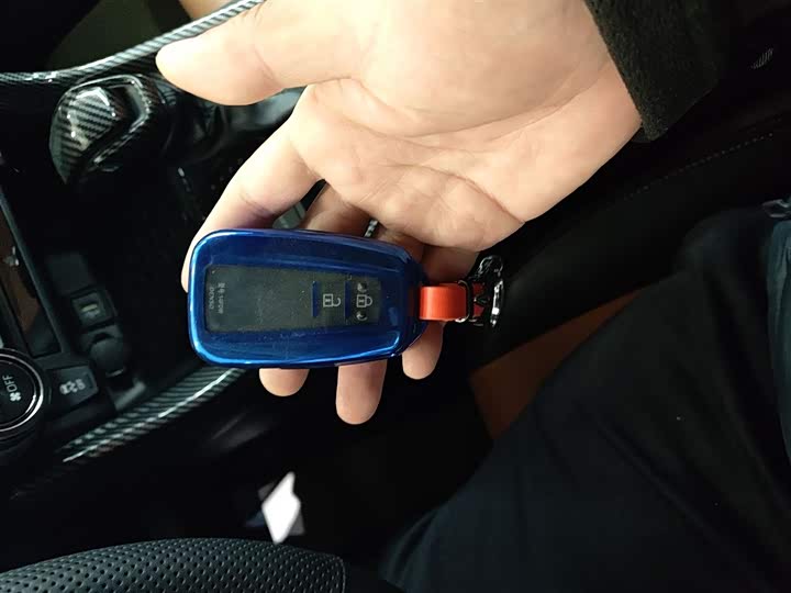 Фото 9 - Toyota RAV4