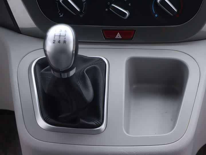 Фото 8 - JAC Refine M3