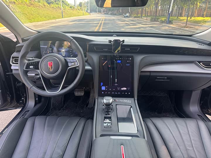 Фото 8 - Hongqi H5