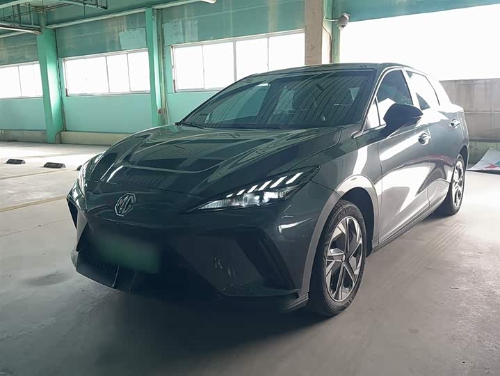 Фото 2 - MG Motor 4 EV
