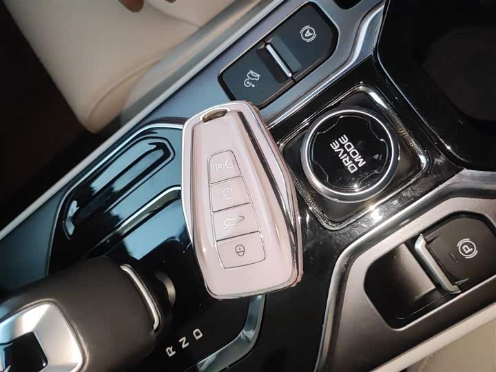 Фото 9 - Geely Icon