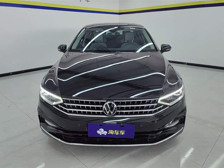 Фото 2 - Volkswagen Magotan