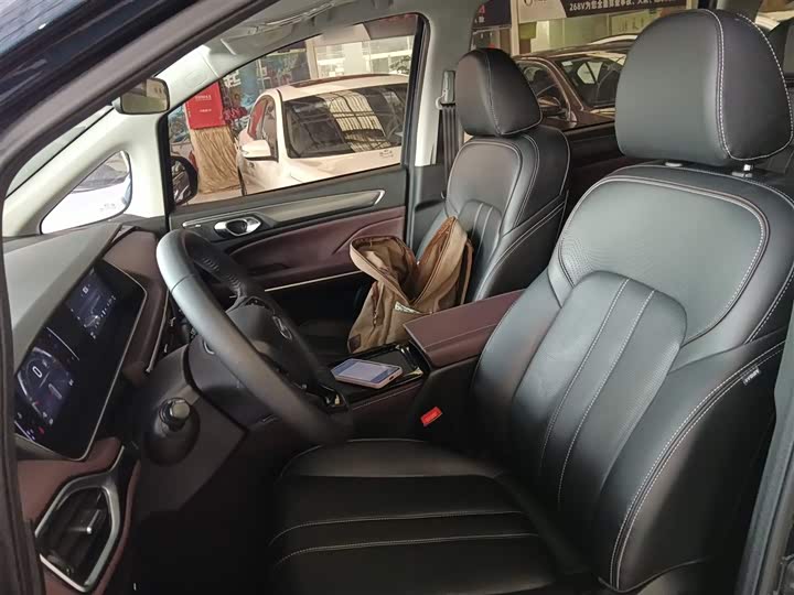 Фото 15 - GAC Trumpchi M6