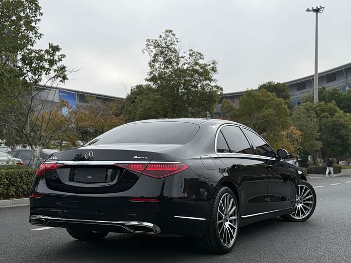 Фото 14 - Mercedes-Benz S-Class