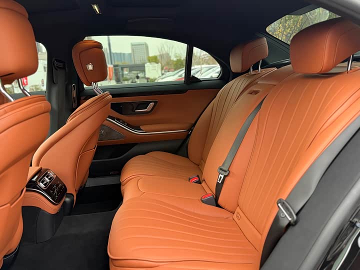 Фото 5 - Mercedes-Benz S-Class