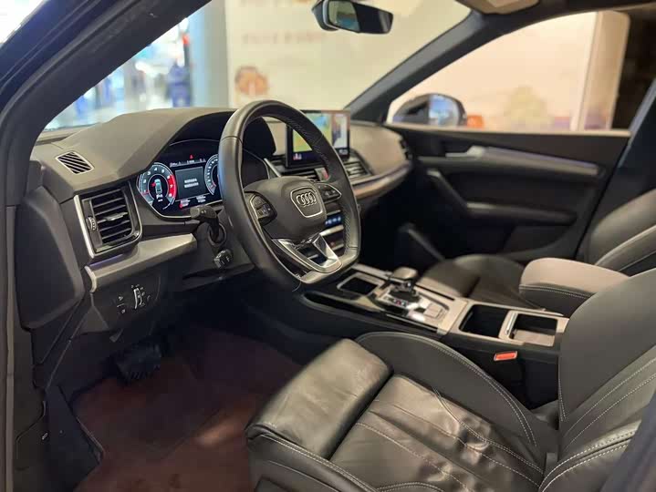 Фото 4 - Audi Q5L Sportback