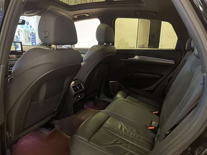 Фото 6 - Audi Q5L Sportback