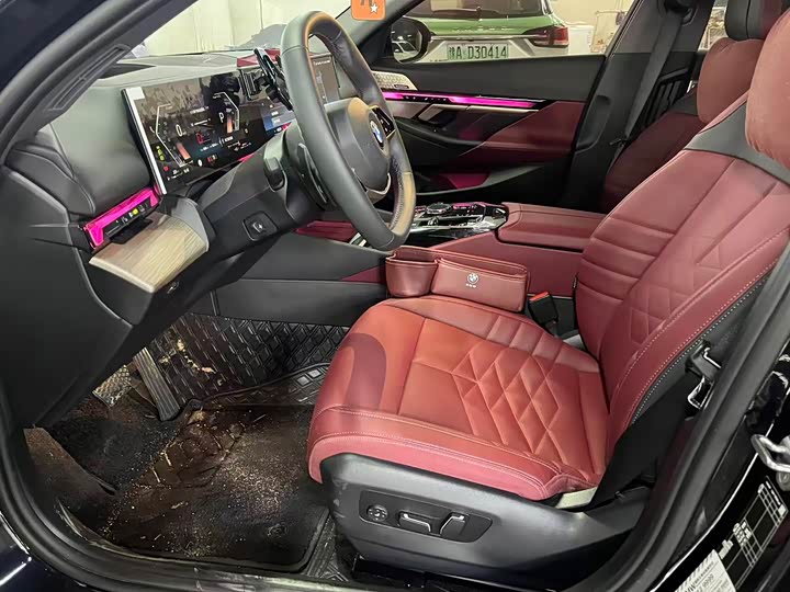 Фото 2 - BMW 5 Series