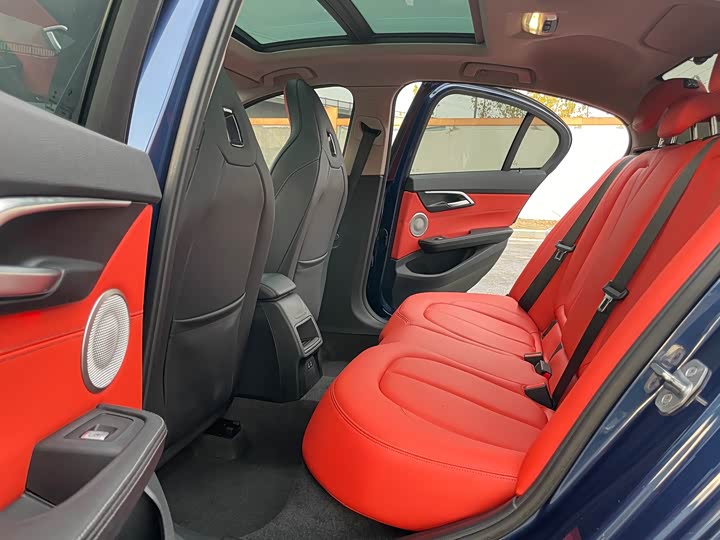 Фото 11 - BMW 1 Series