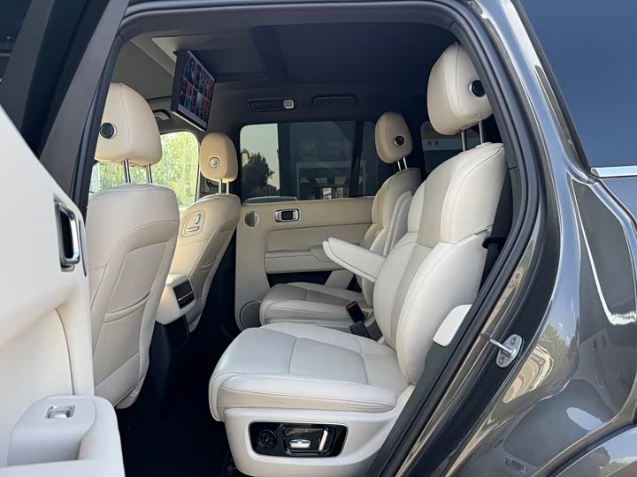 Фото 11 - LiXiang L8