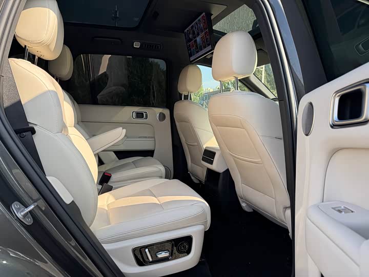 Фото 14 - LiXiang L8