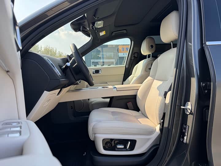 Фото 9 - LiXiang L8