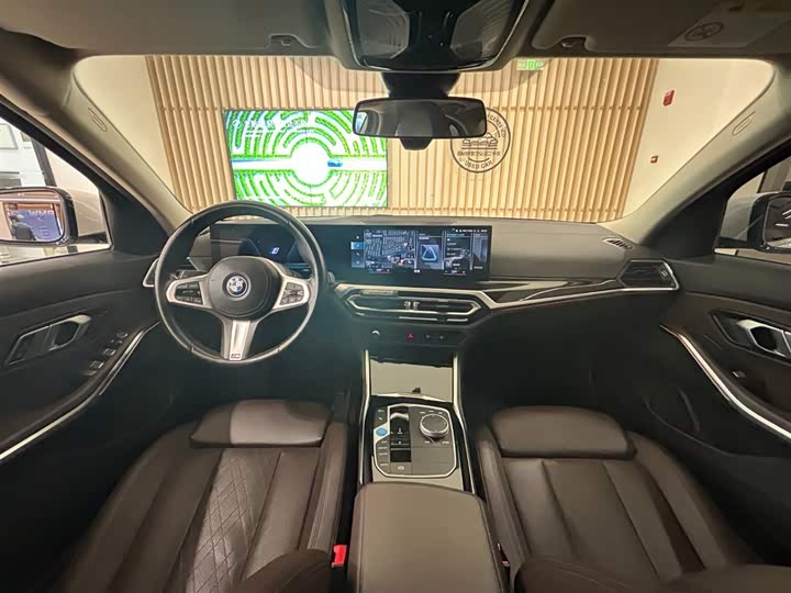 Фото 14 - BMW i3