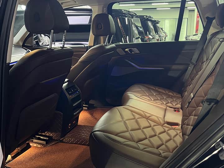 Фото 16 - BMW X5