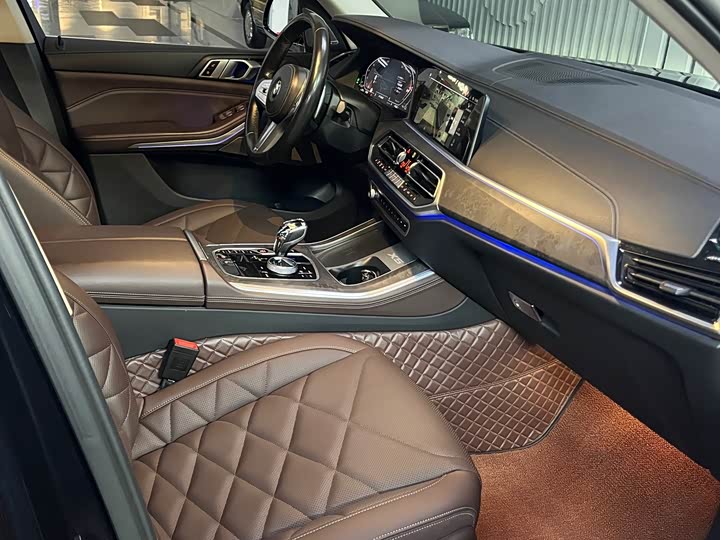 Фото 18 - BMW X5