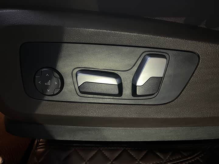 Фото 33 - BMW X5