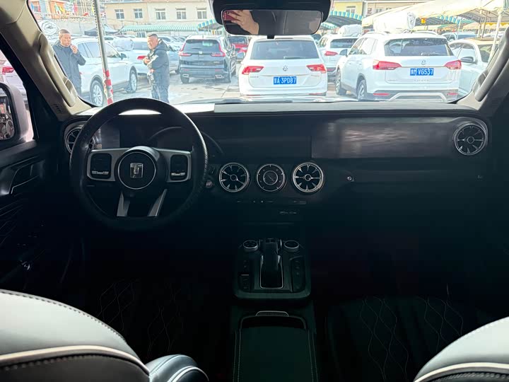 Фото 9 - Tank 300