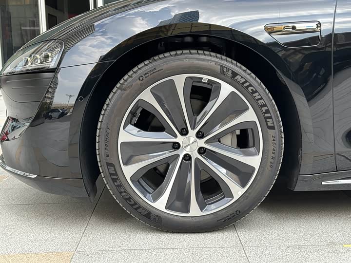 Фото 19 - Luxeed S7