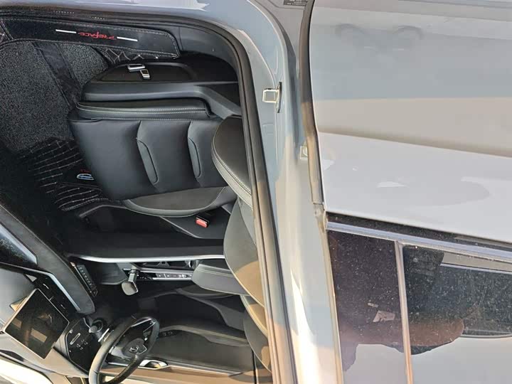 Фото 3 - Geely Preface