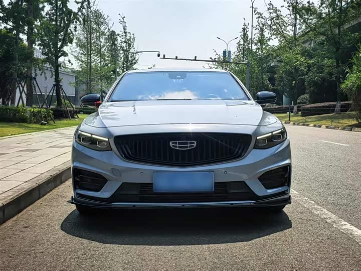 Фото 8 - Geely Preface