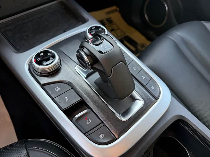 Фото 8 - Tank 300