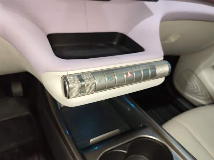 Фото 14 - BYD Dolphin