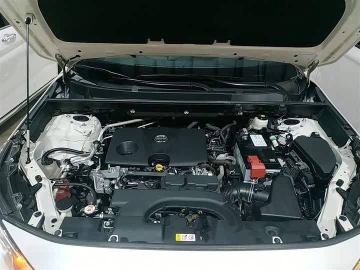 Фото 11 - Toyota RAV4