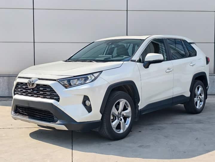 Фото 2 - Toyota RAV4