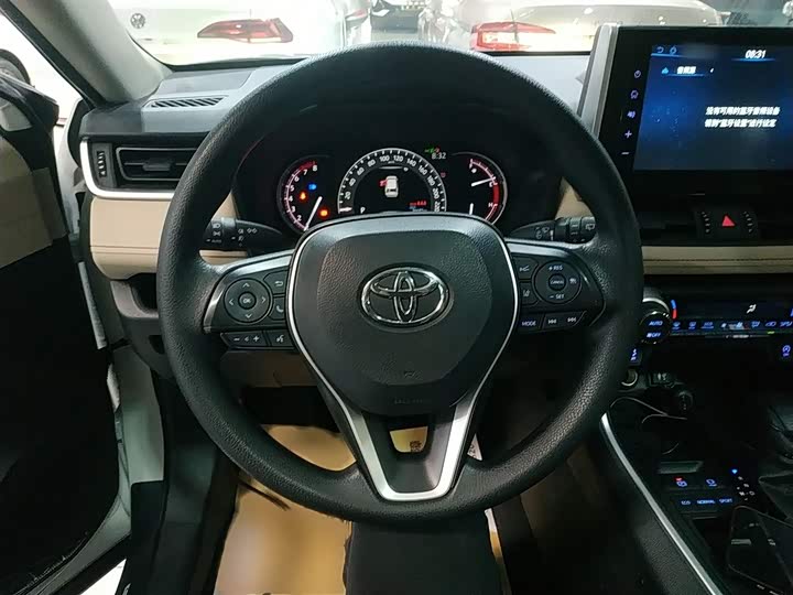 Фото 3 - Toyota RAV4