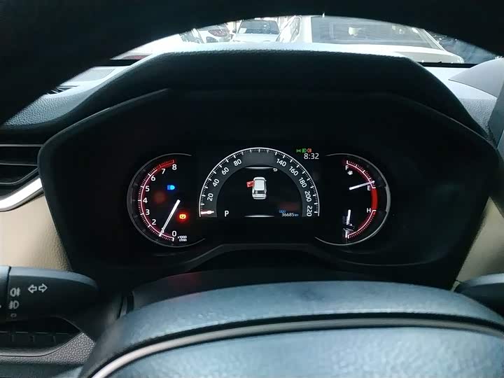 Фото 4 - Toyota RAV4