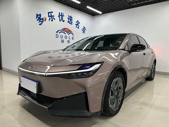 Фото 1 - Toyota bZ3