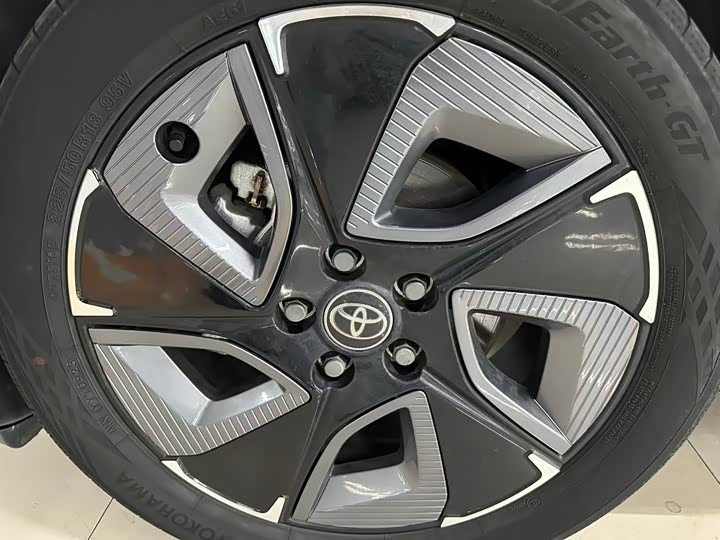 Фото 16 - Toyota bZ3