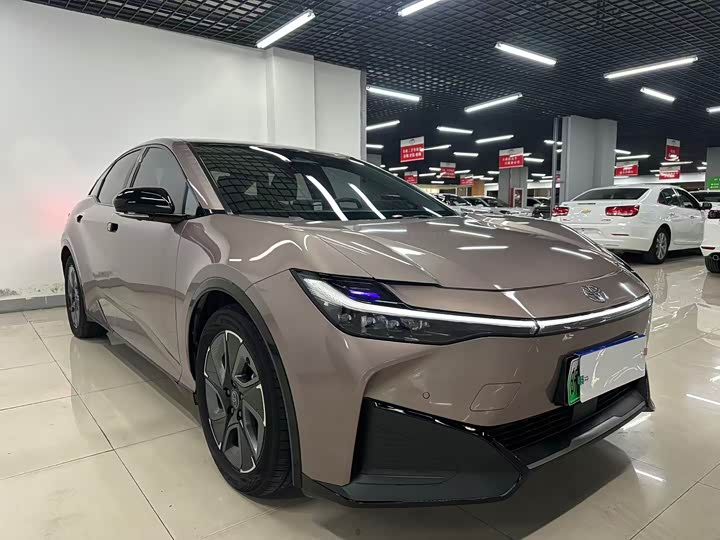 Фото 3 - Toyota bZ3