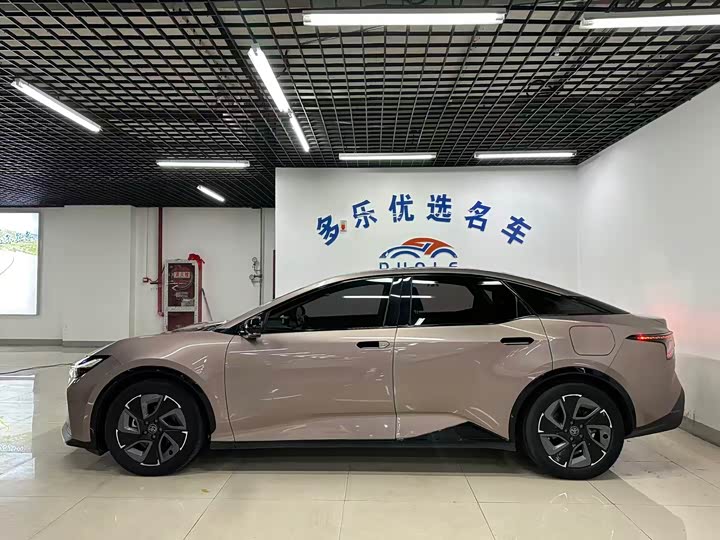 Фото 9 - Toyota bZ3