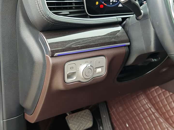 Фото 13 - Mercedes-Benz GLE-Class