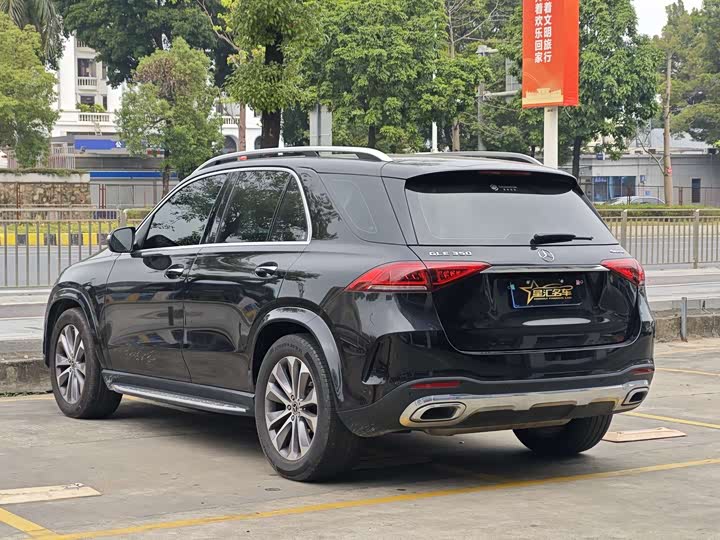 Фото 8 - Mercedes-Benz GLE-Class