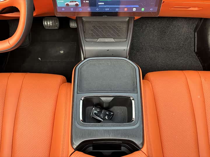 Фото 13 - Dongfeng Aeolus L7