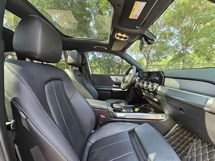 Фото 8 - Mercedes-Benz GLB-Class