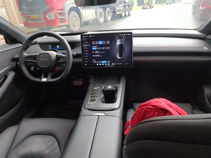 Фото 10 - Xiaomi SU7