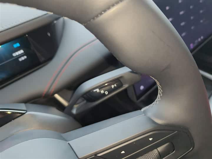 Фото 14 - Xiaomi SU7