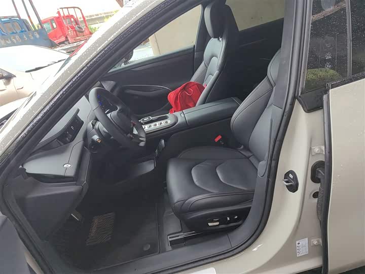 Фото 15 - Xiaomi SU7