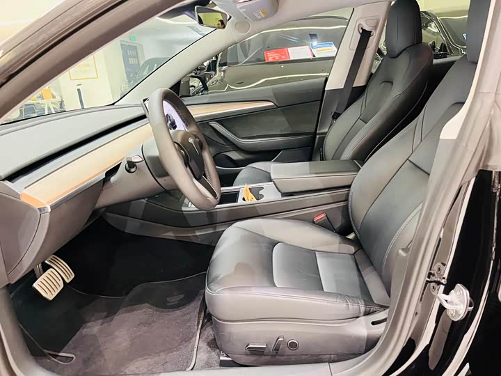 Фото 7 - Tesla Model 3