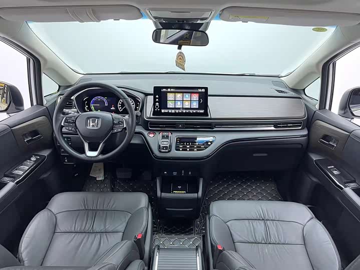 Фото 10 - Honda Odyssey