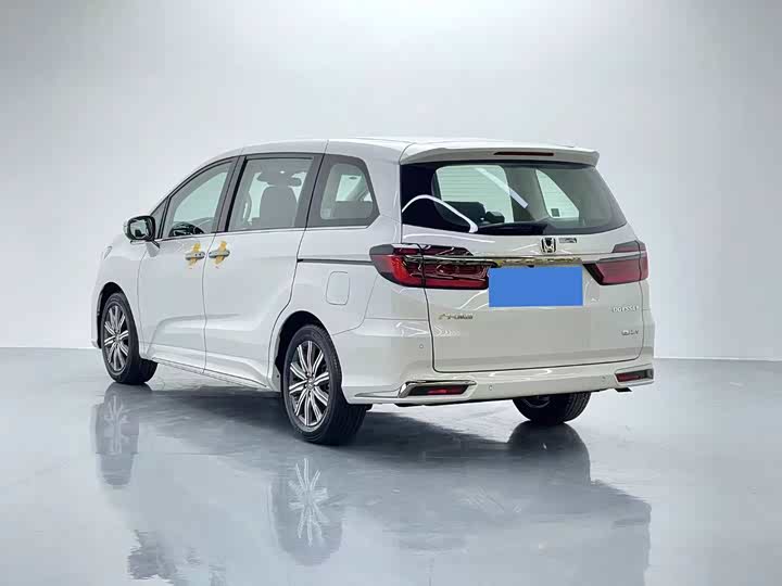 Фото 6 - Honda Odyssey