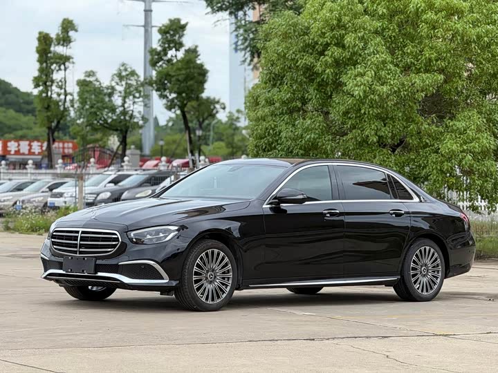 Фото 2 - Mercedes-Benz E-Class